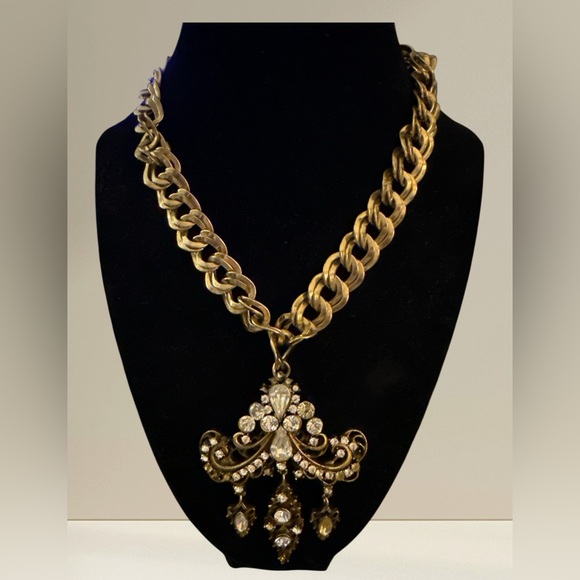 Jewelry - Gorgeous Vintage Gold Tone Rhinestone
Chandelier Pendant Necklace 16”